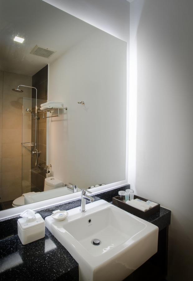 Superior Queen Room without Window